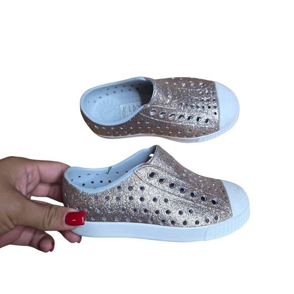 Native Jefferson Pink Glitter Slip-On Shoes Size: 8 - Picture 2 of 7